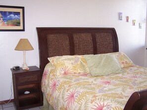 3 bedrooms, travel crib, free WiFi, bed sheets