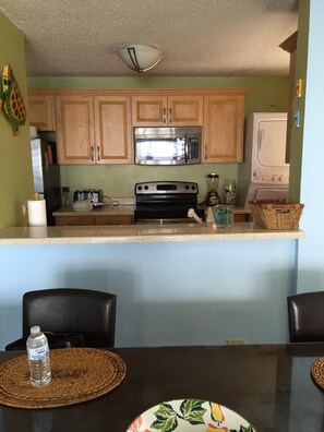 Fridge, microwave, oven, stovetop - Luquillo, 18th Floor With Ocean Front  (Luquillo)