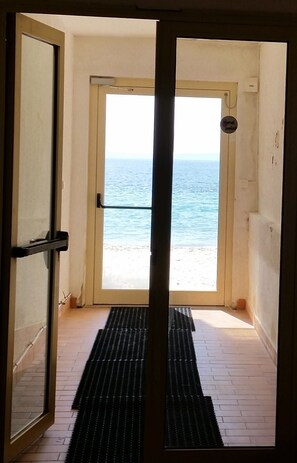 Interior - Waterfront duplex on the superb CAVALIERE beach (Plage de Cavaliere)