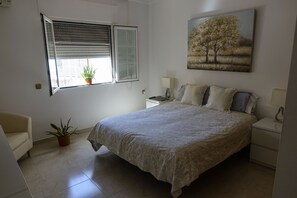 7 Schlafzimmer, Bügeleisen/Bügelbrett, kostenloses WLAN, Bettwäsche