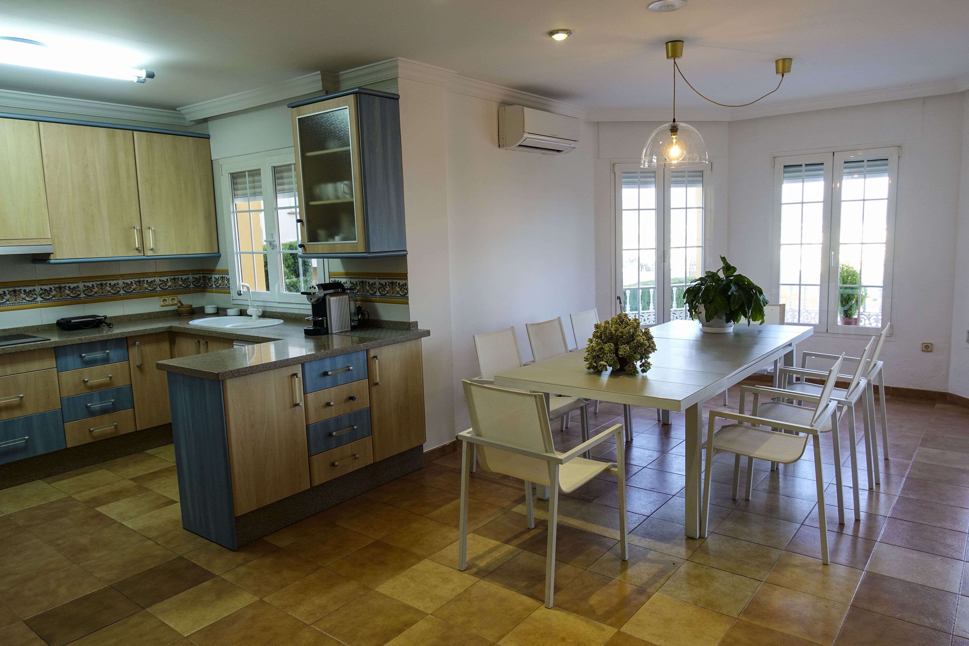 Villa, vistas mar, piscina privada, 7 habitación, 2 salones, 2 cocinas, 4 baños