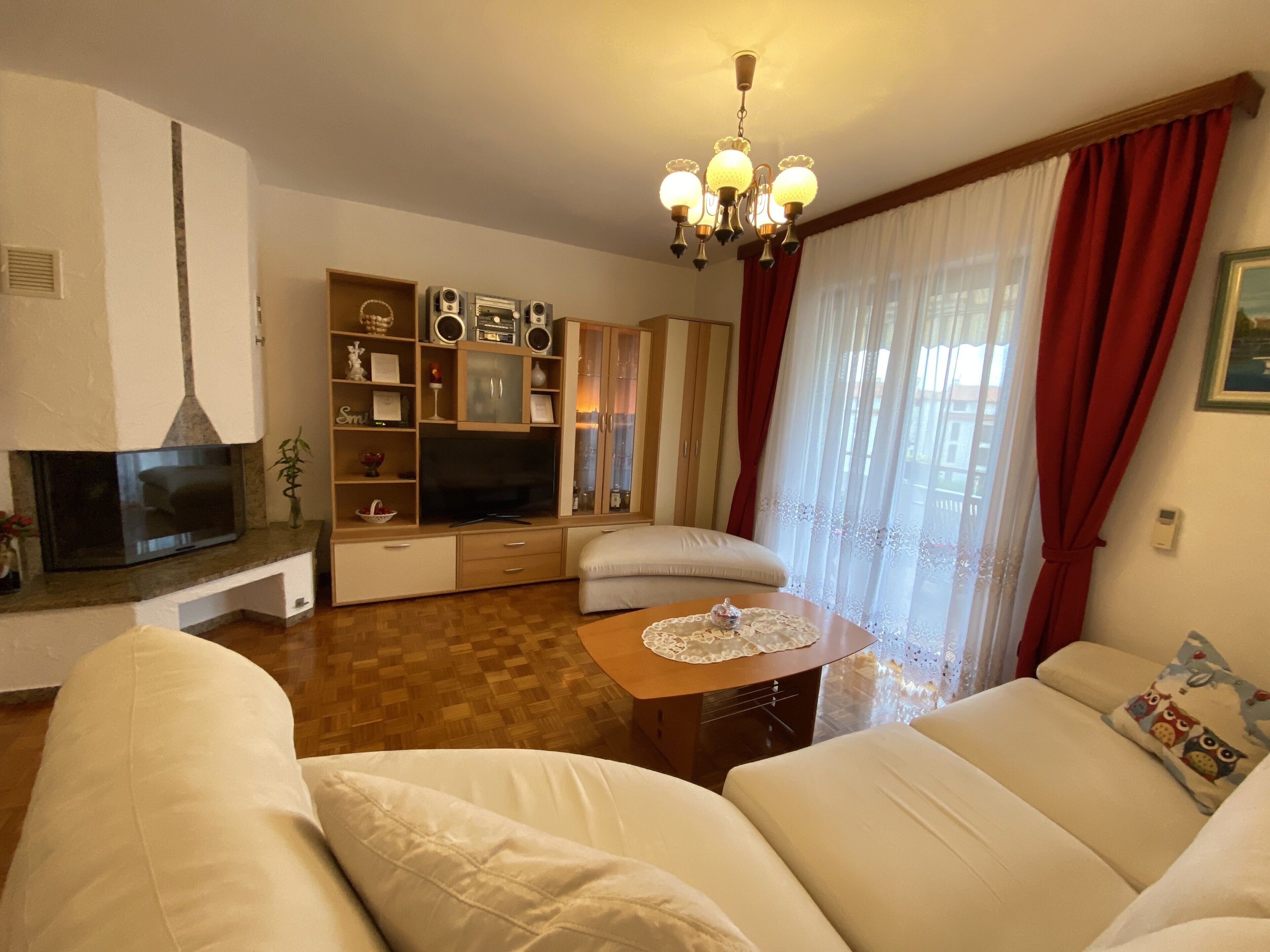 Smart-TV, peis og stereoanlegg