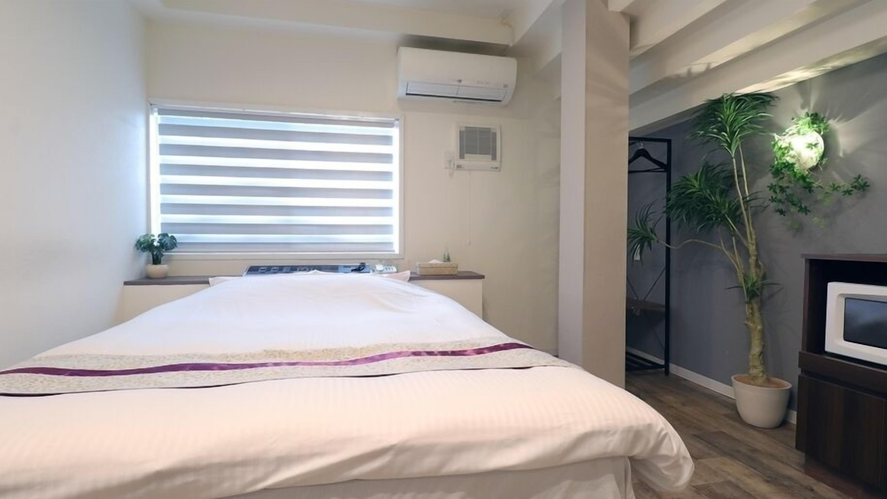 Individually decorated, free WiFi, bed sheets