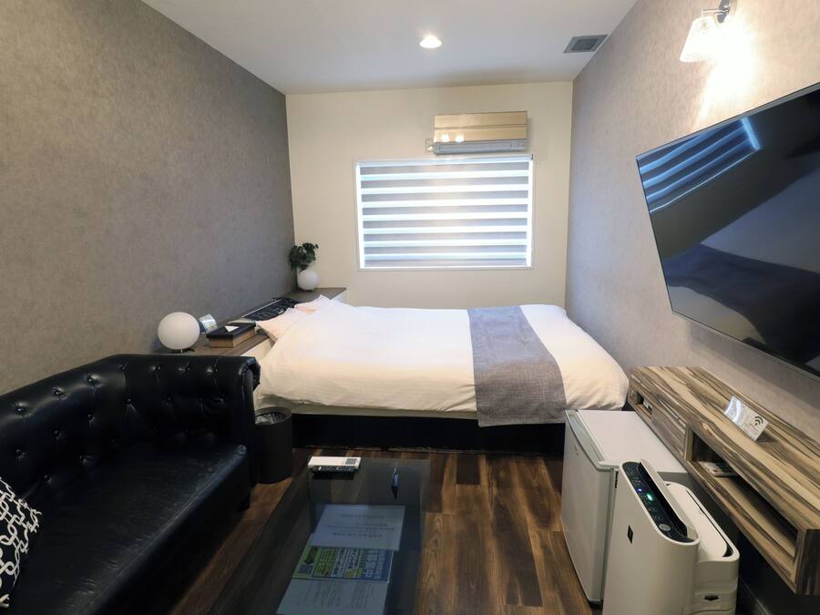 Individually decorated, free WiFi, bed sheets