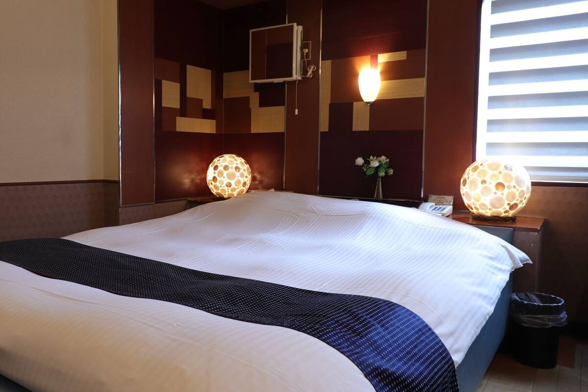 Wi-Fi gratuit, décoration personnalisée, draps fournis