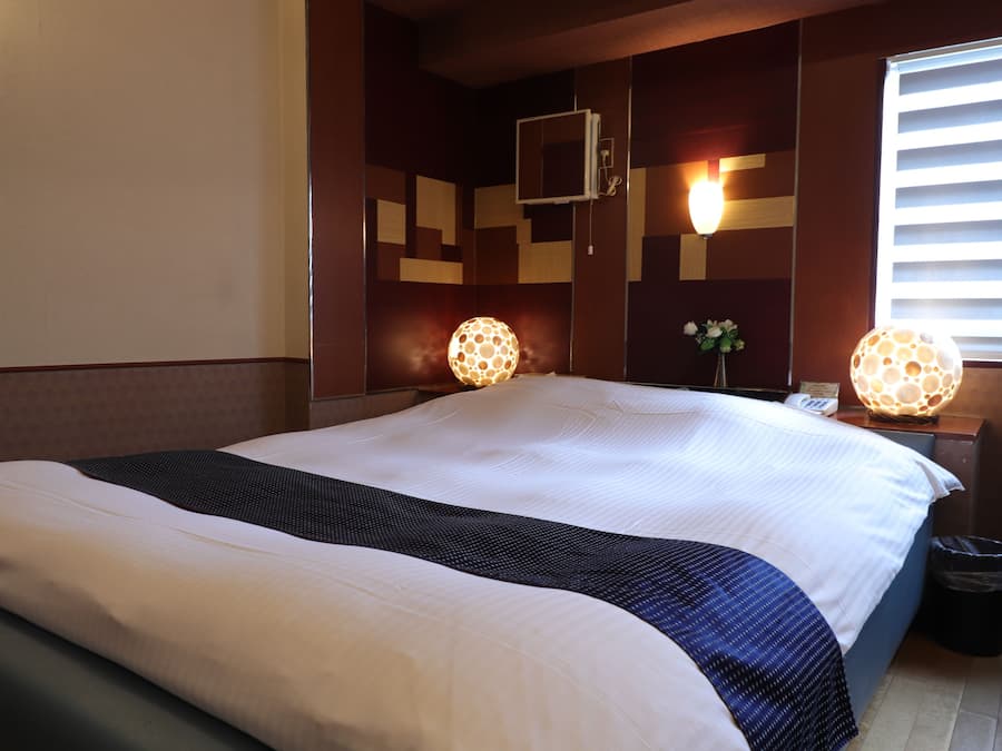 Quarto casal clássico, 1 cama Queen, para não fumantes | Individualmente decorados, Wi-Fi de cortesia, roupa de cama