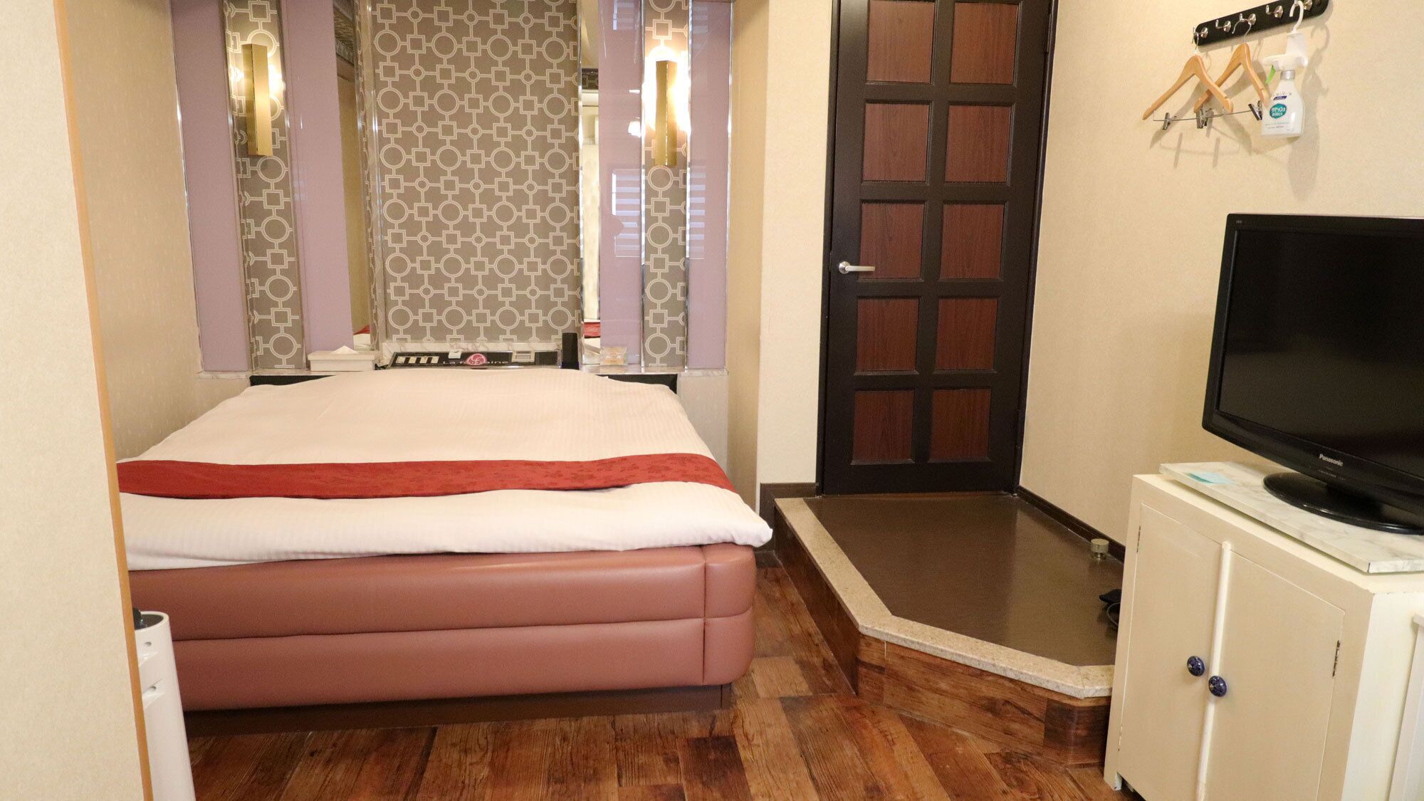 Individually decorated, free WiFi, bed sheets