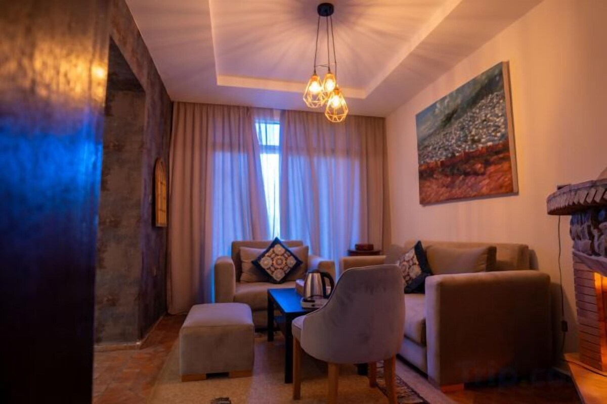 Living area | 32-inch flat-screen TV with satellite channels, TV