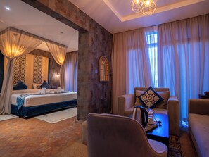 Phòng Suite Deluxe, 1 giường cỡ king | 1 phòng ngủ, bộ đồ giường cao cấp, minibar, két bảo mật tại phòng 