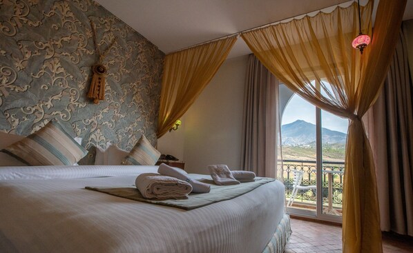 Deluxe Suite, 1 King Bed