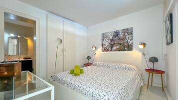 2 slaapkamers, een strijkplank/strijkijzer, gratis wifi, beddengoed