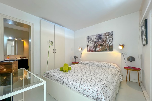 2 dormitorios, tabla de planchar con plancha, wifi gratis y ropa de cama