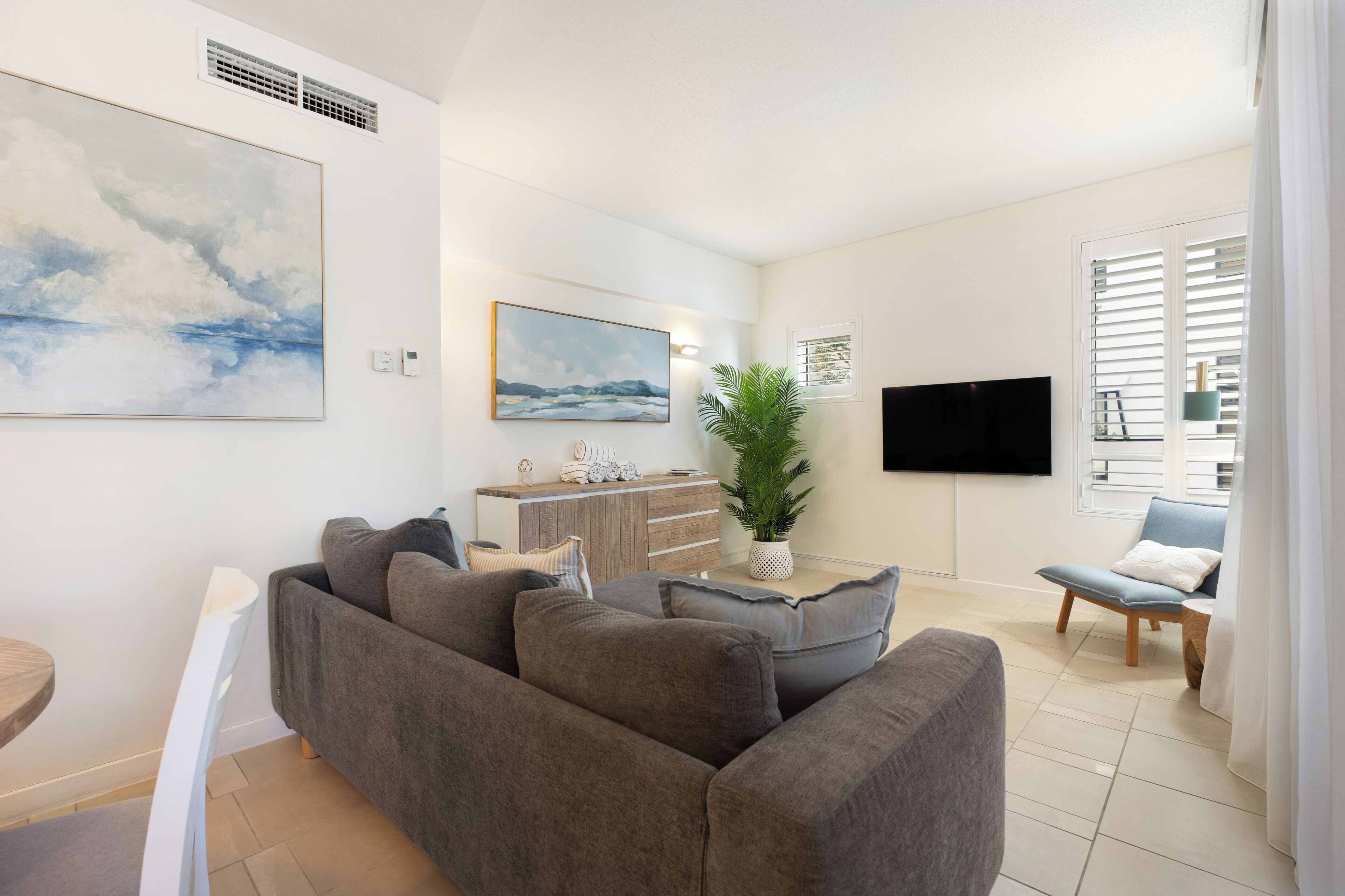 32-inch lcd tv with digital channels, tv