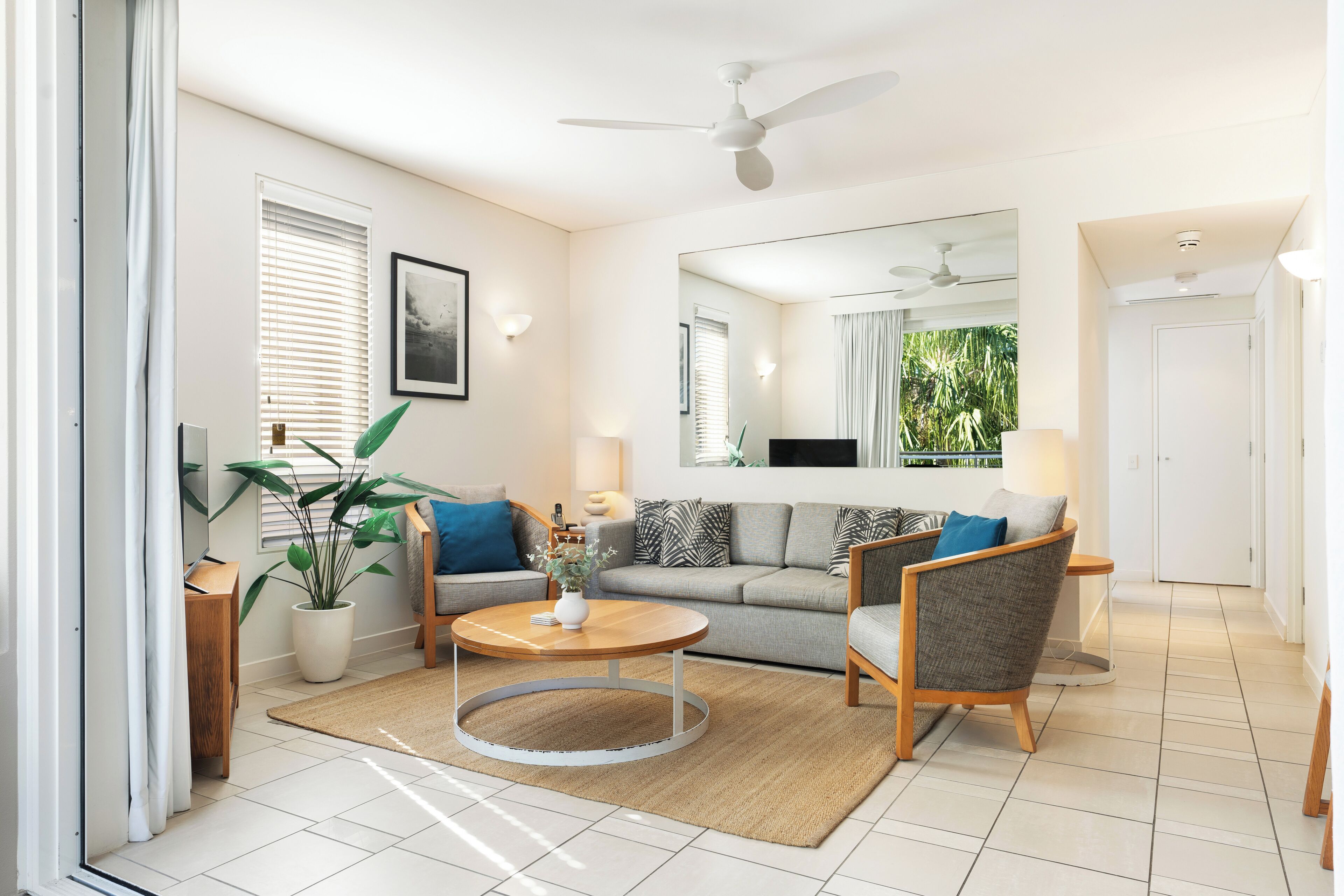 executive apartment, 2 bedrooms | living area | 32-inch lcd tv with digital channels, tv