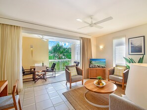 Executive Apartment, 2 Bedrooms | 1 bedroom, individually decorated, individually furnished