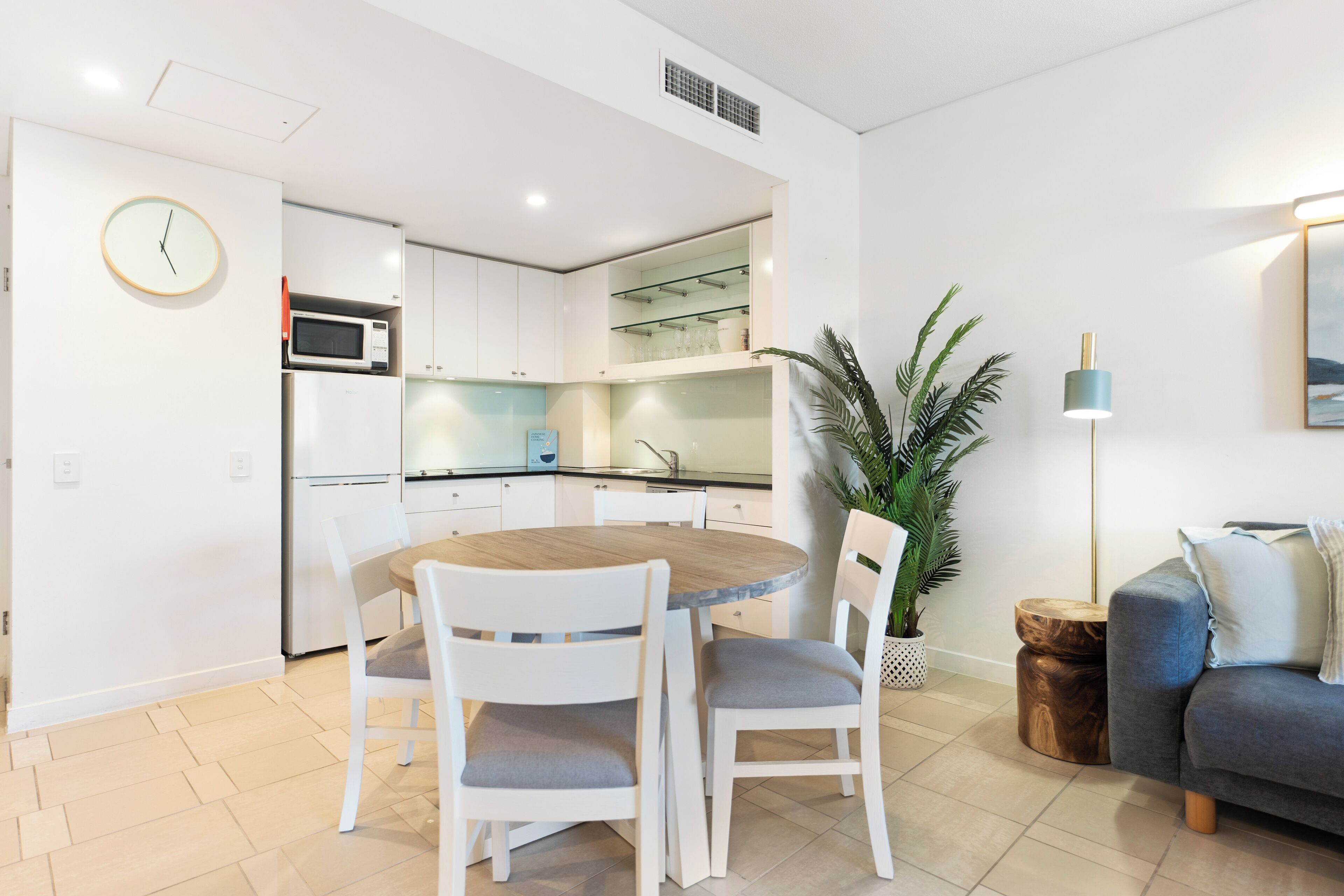 32-inch lcd tv with digital channels, tv