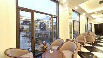 Se sirven desayunos, almuerzos y cenas