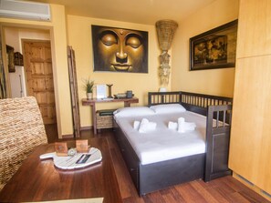 1 bedroom, iron/ironing board, internet, bed sheets