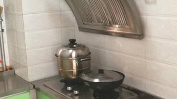 Comfort-Apartment, 2Â Schlafzimmer | Eigene KĂŒche | KĂŒhlschrank, Kochgeschirr/Geschirr/Besteck