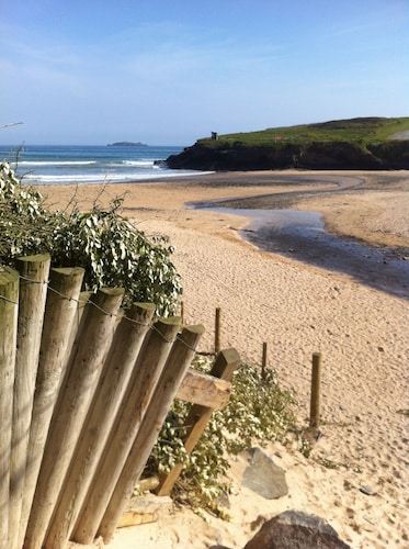 2 Bed, Pet Friendly, Hot tub, Secure Garden, Parking, Padstow, SATURDAY CHANGE