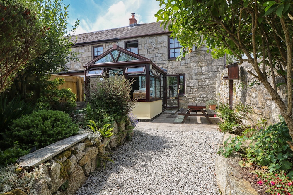 ELDAMAR COTTAGE, pet friendly, character holiday cottage in Falmouth
