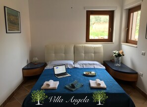 2 chambres, fer et planche à repasser, Wi-Fi, draps fournis