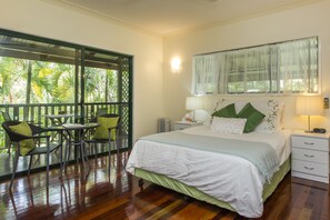 Double Room | Minibar, iron/ironing board, free WiFi, wheelchair access