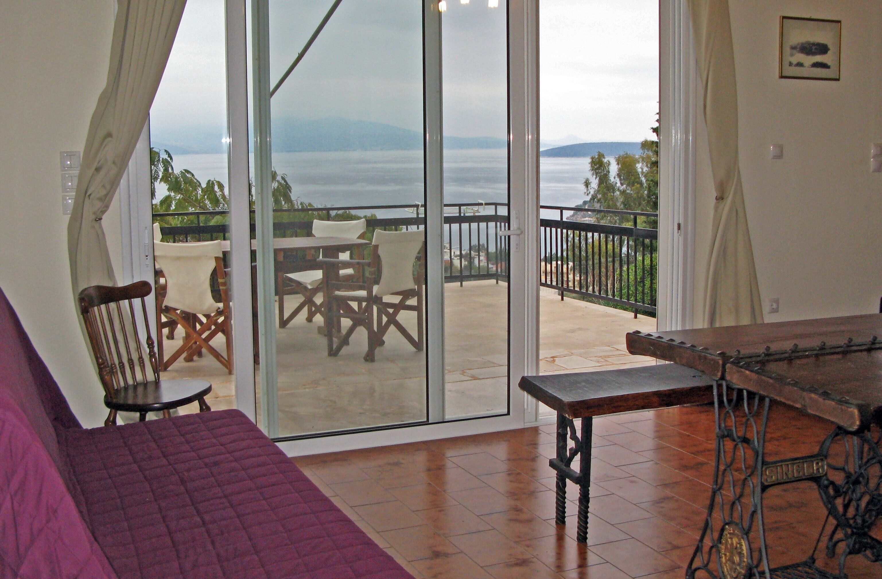 Βίλα στο Τολό, υπέροχη θέα και υπέροχο περιβάλλον για μια αξέχαστη διαμονή!