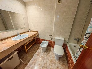 Bathtub - Living Park - Apartment for 6 people in Salou (Salou)