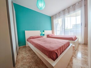 2 bedrooms, bed sheets - Living Park - Apartment for 6 people in Salou (Salou)