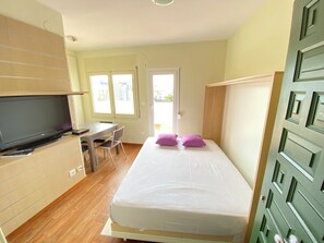 1 soverom, strykejern/-brett, wi-fi (inkludert) og sengetøy