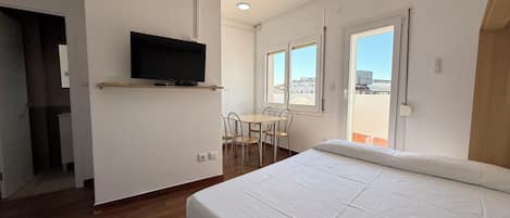 1 室のベッドルーム、アイロン / アイロン台、WiFi (無料)、ベッドシーツ