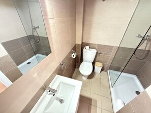 Shower, towels