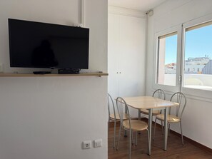 Dining - Agi Josep Sabate 43 Apartamento for rent in Roses Girona. (Roses)