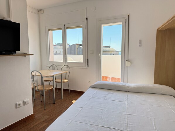 1 bedroom, iron/ironing board, free WiFi, bed sheets