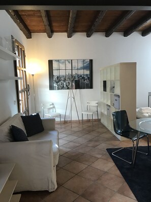 Télévision, chaîne hi-fi