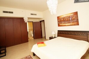 2 soverom, strykejern/-brett, internettilgang og sengetøy