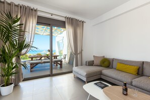 Een smart-tv, videogames, een dvd-speler en boeken