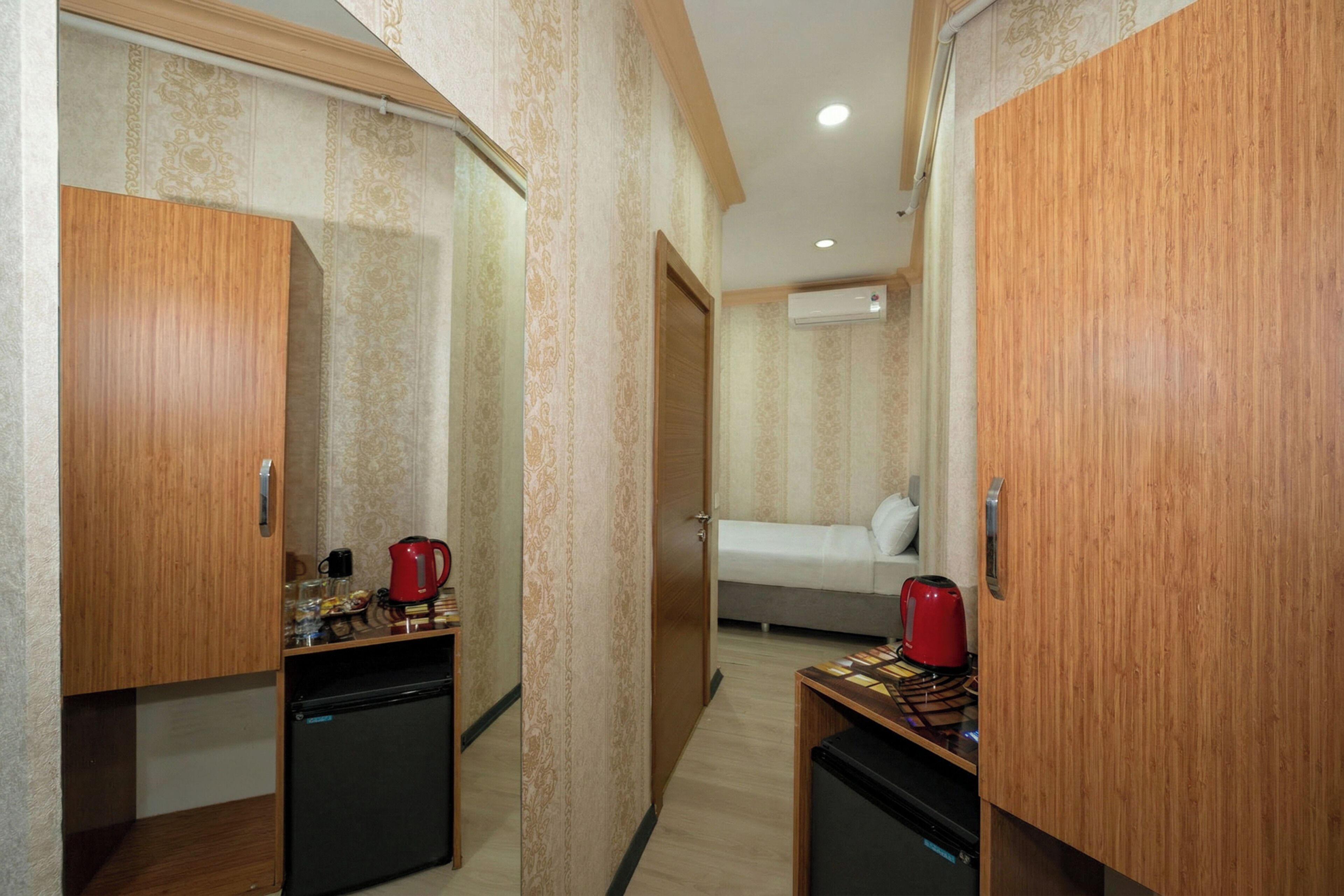 Een minibar, een kluis op de kamer, verduisterende gordijnen