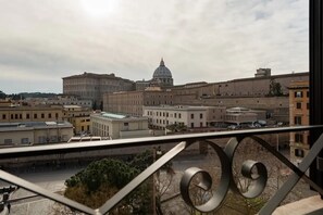 Interior - Domus Solis San Pietro, Charming apartment with a stunning view of S. Peter Dome (Roma)