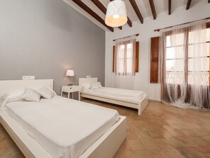3 bedrooms, in-room safe, desk, iron/ironing board - Lovely Holiday house with pool in Alcudia, terrace, only 1km to the beach (Alcúdia)
