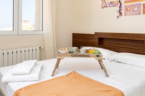 3 bedrooms, iron/ironing board, WiFi, bed sheets - Villa Joli Art - Denia, Costa Blanca (Denia)