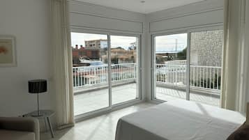 4 bedrooms, free WiFi, bed sheets