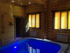 Villa estándar, 3 habitaciones, para fumadores, alberca privada | 1 habitación, ropa de cama de alta calidad y minibar