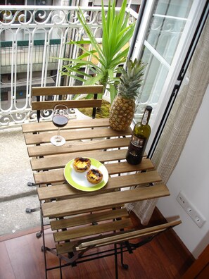 Dining - Apartment in the Historic Center of the city, with balcony, air conditioning (Porto)