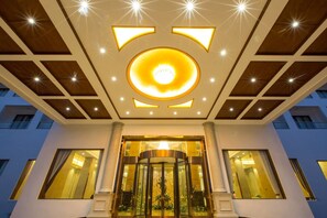 Pintu masuk properti
