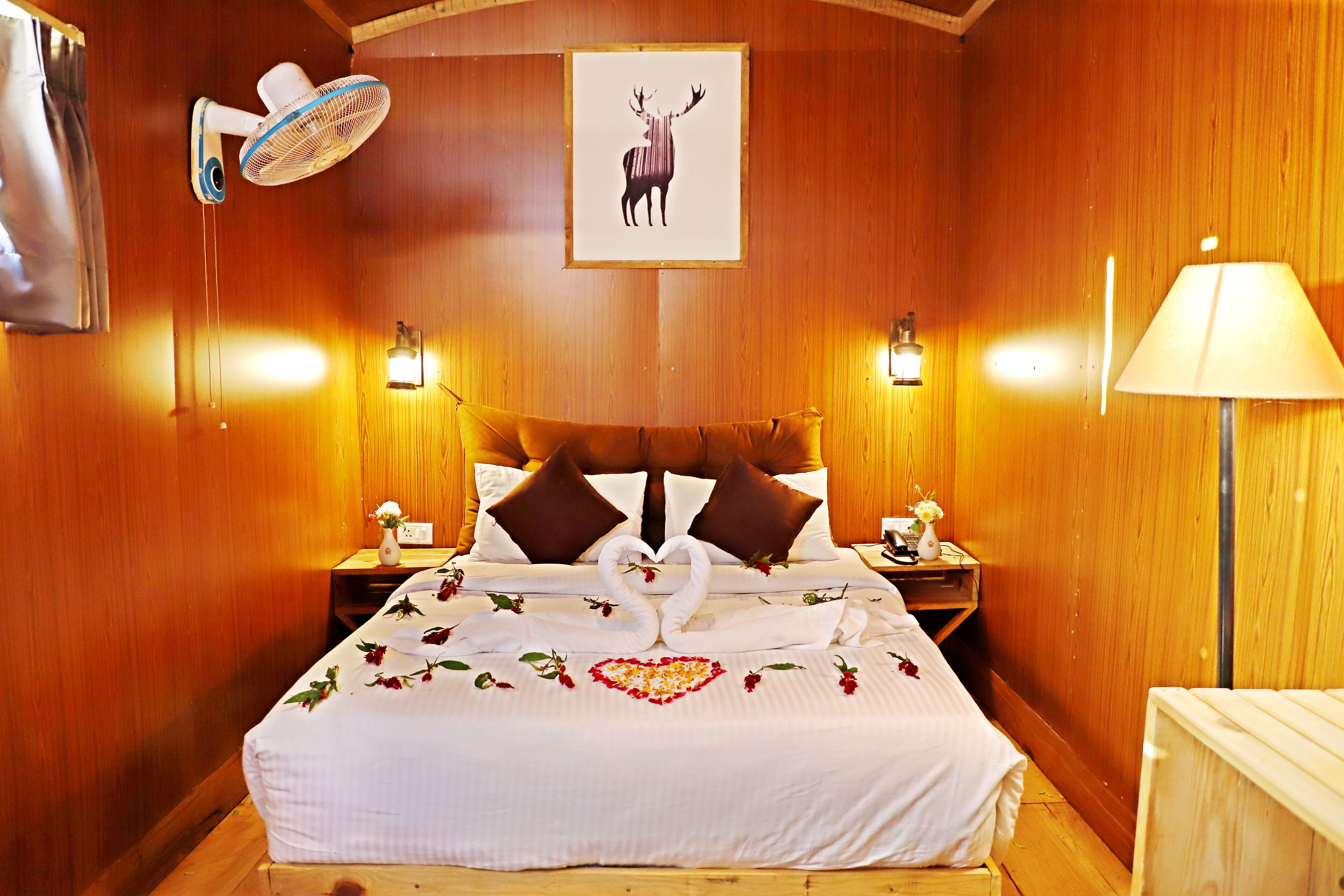 Wooden cottage | 1 chambre, literie de qualité supérieure, surmatelas, minibar