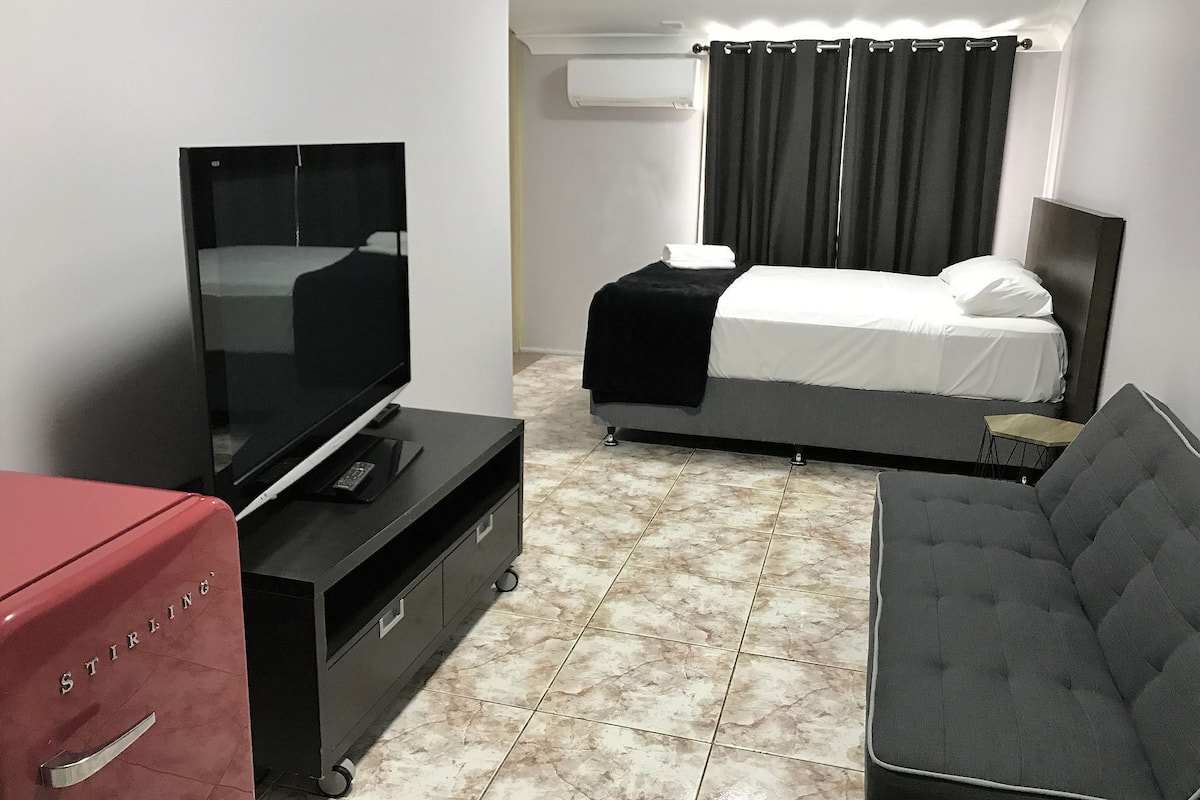 Rollaway beds, bed sheets