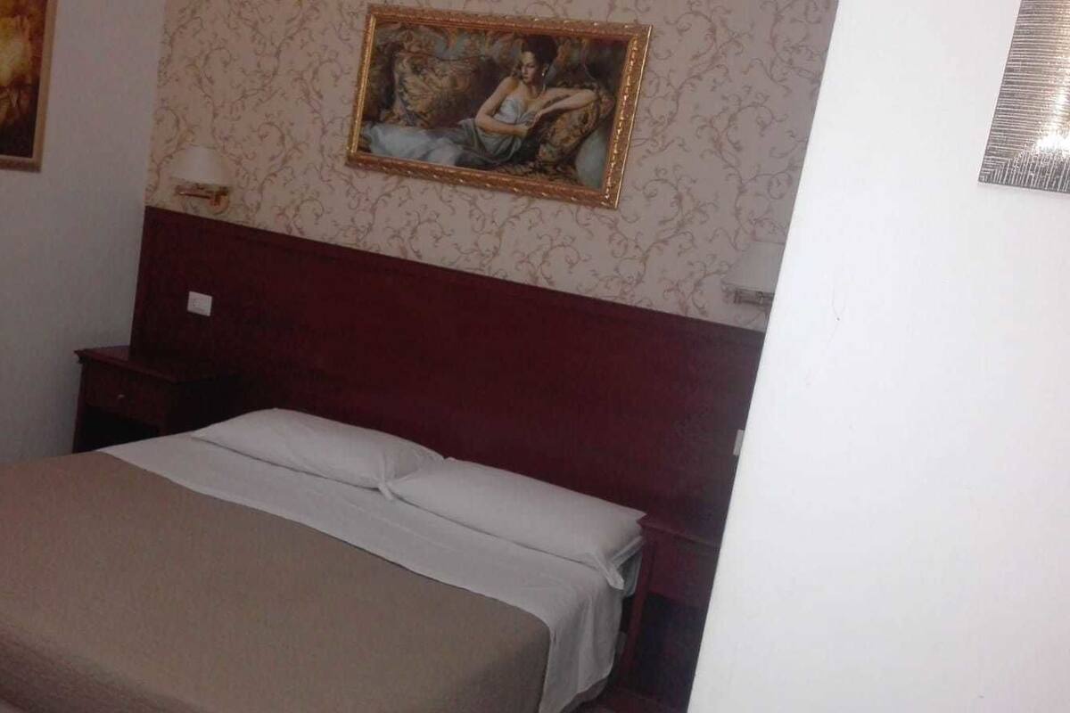 Minibar, in-room safe, free WiFi, bed sheets