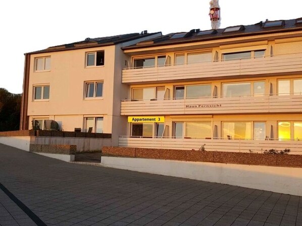 Luokittelematon kuva, 1 kautta 14, painike